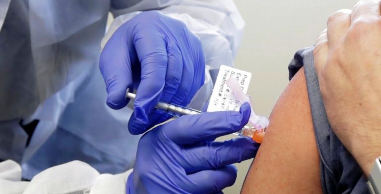 Afirmaciones ampliamente difundidas tergiversan la efectividad de las vacunas contra el COVID-19