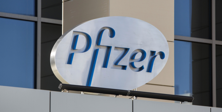 No es noticia ni ‘escandaloso’ que el ensayo de Pfizer no haya probado transmisión