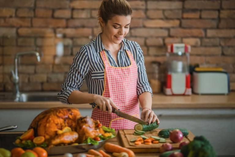 5 Tips to Pull Off Holiday Hosting