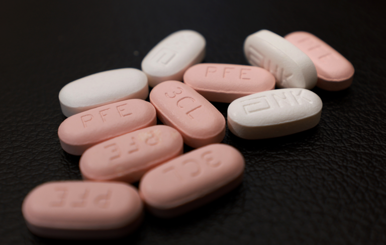 Publicación omite la capacidad de Paxlovid de proteger contra el COVID-19 grave y la muerte