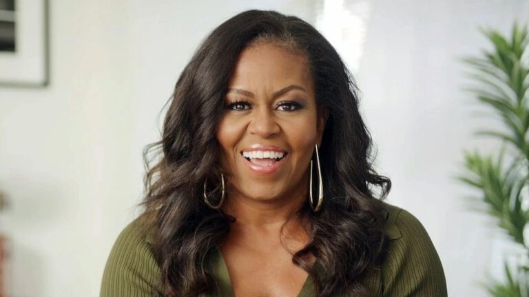 La reciente gira literaria de Michelle Obama, repleta de celebridades, se convertirá en un podcast